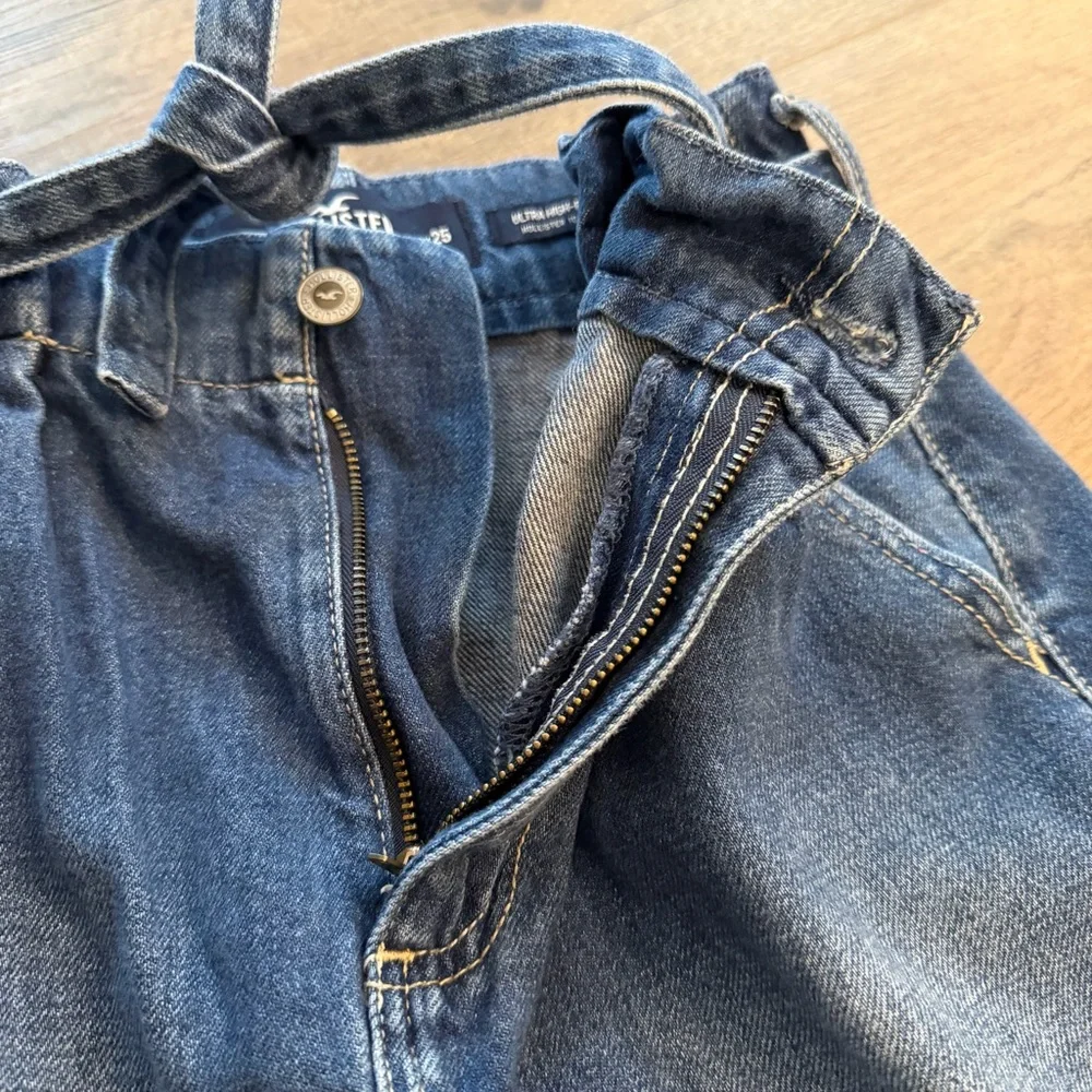 Hollister Women’s 25 Y2K Blue Denim Mini Skirt Belt Paperbag‎ Raw Hem High Rise